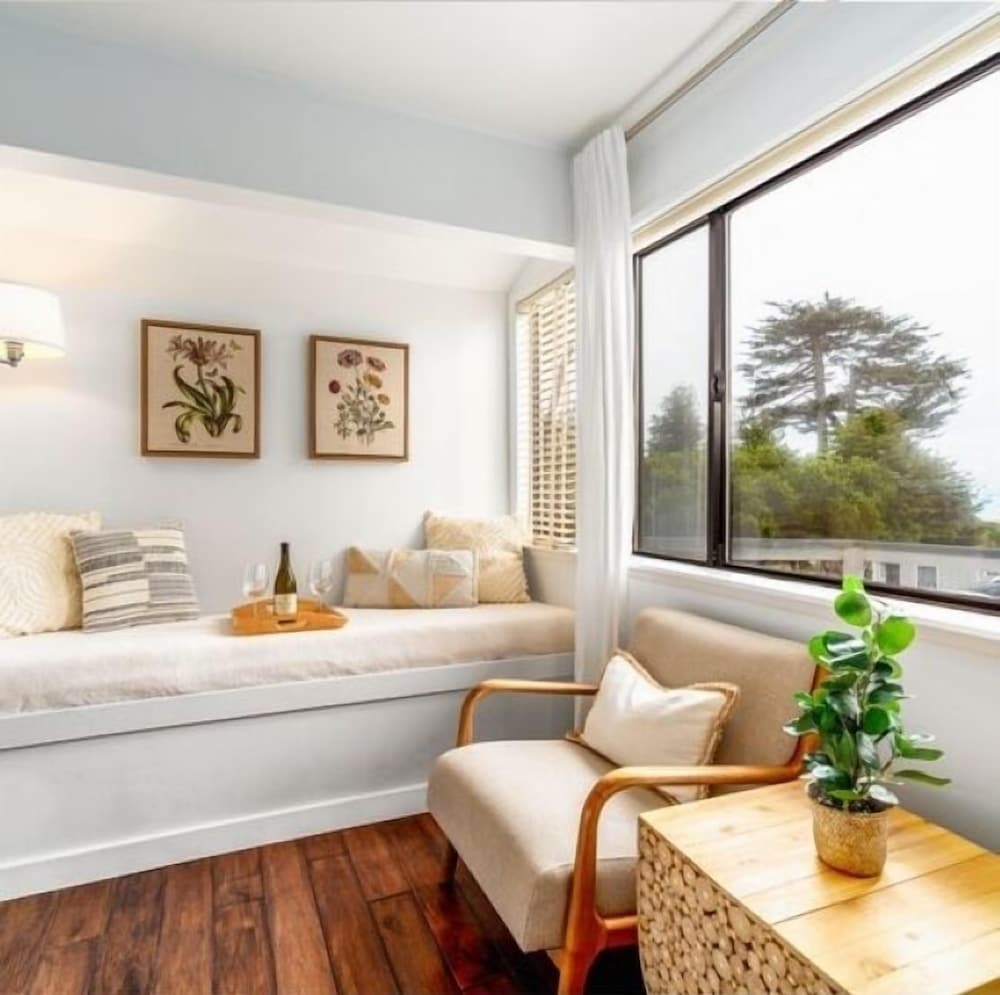 Фото Agate Cove Inn