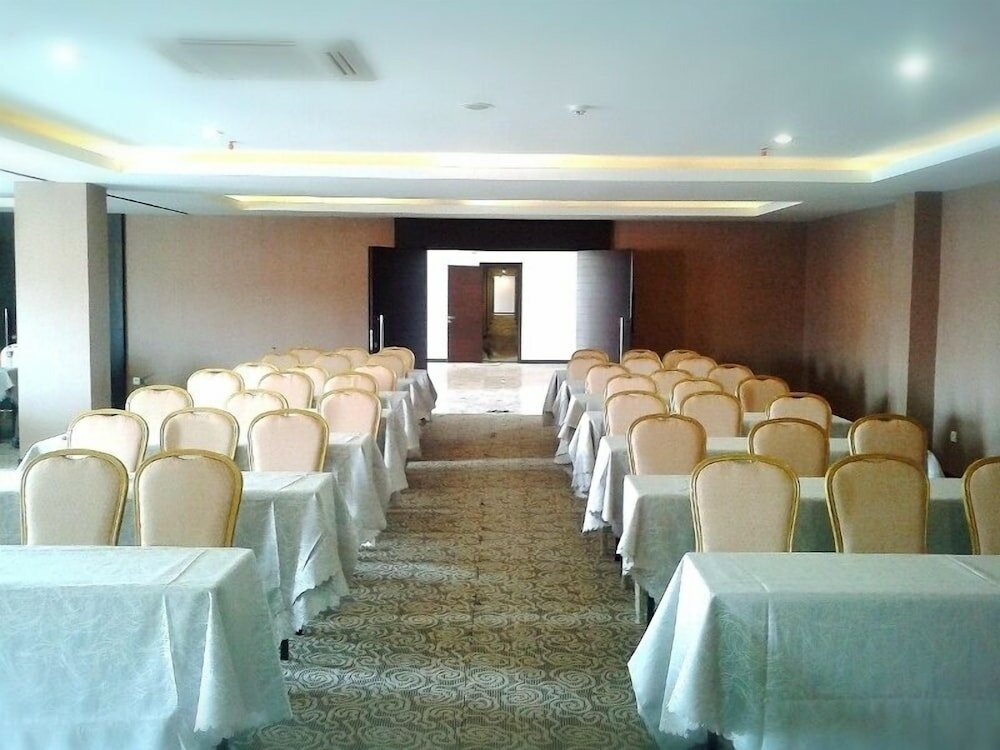 Фото Serela Waringin