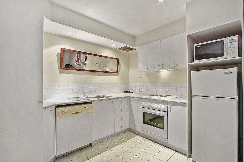 Фото Knox International Hotel & Apartments