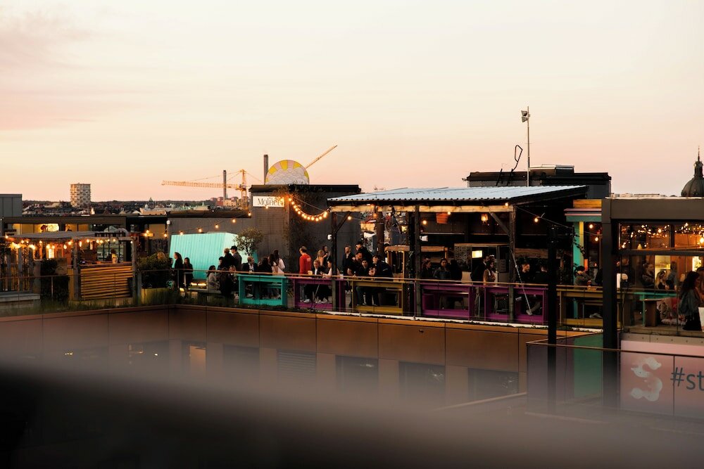 Фото Hotel At Six