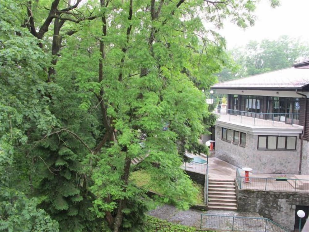 Фото Hotel Tomislavov Dom