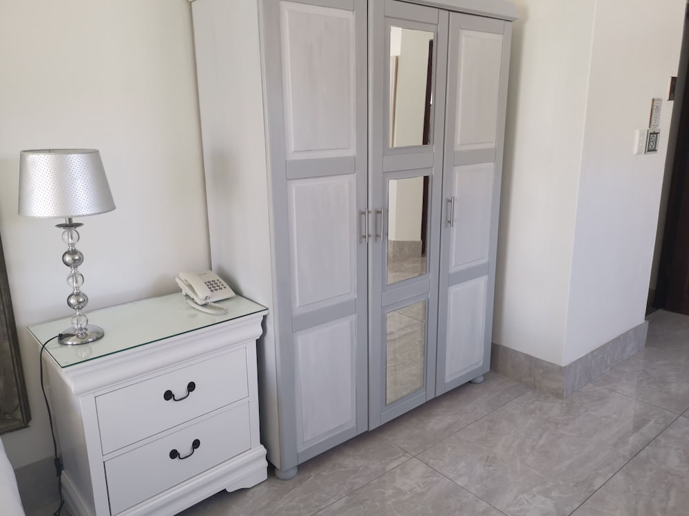 Фото Misty Waves Boutique Hotel