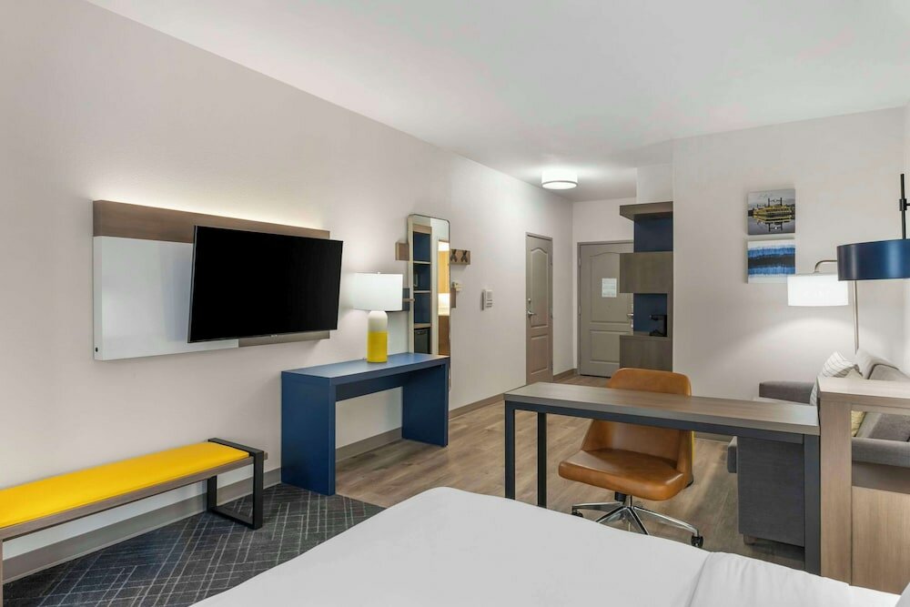 Фото Comfort Suites Elgin