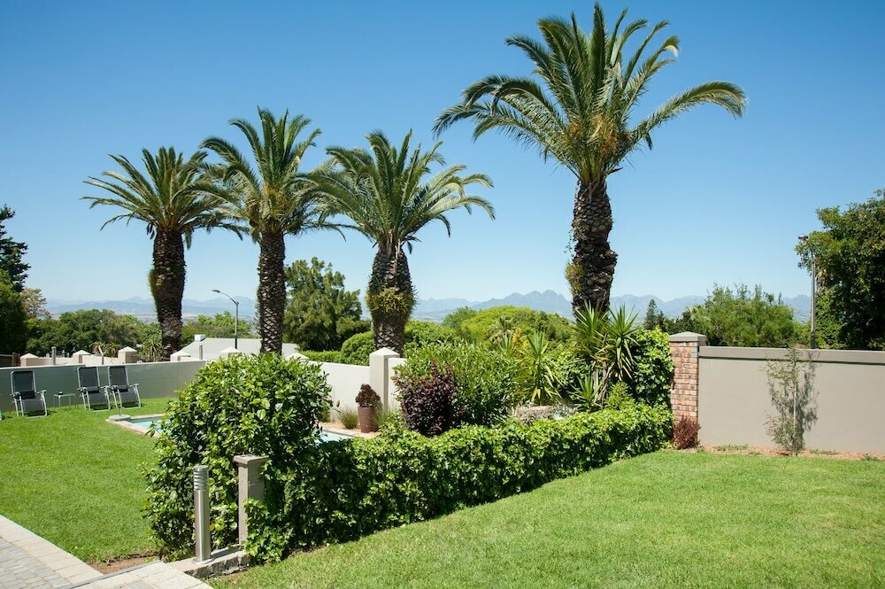 Hotel Four Palms Accommodation, Capetown, photo