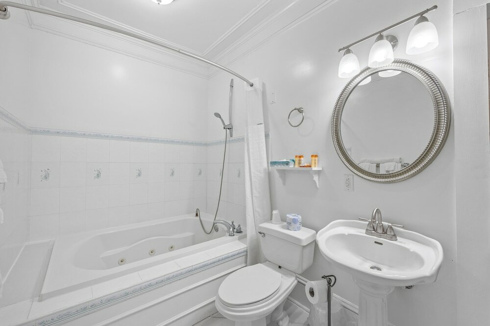 Фото Coombs Inn & Suites