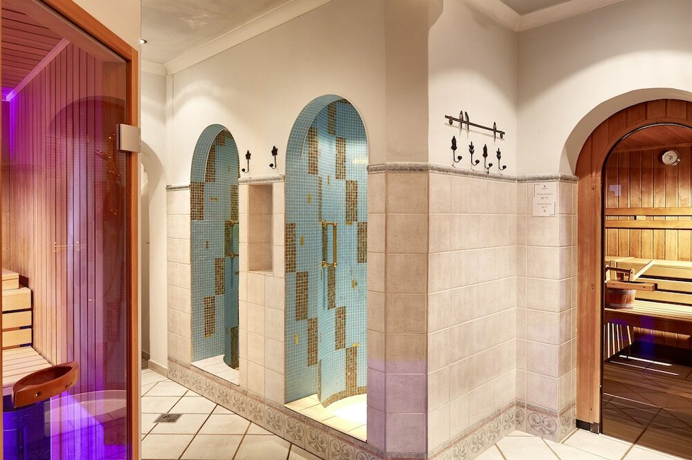 Фото Landsitz Römerhof - Hotel Apartments