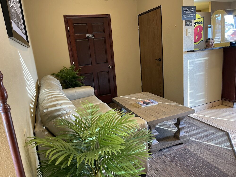 Фото Super 8 by Wyndham Bismarck