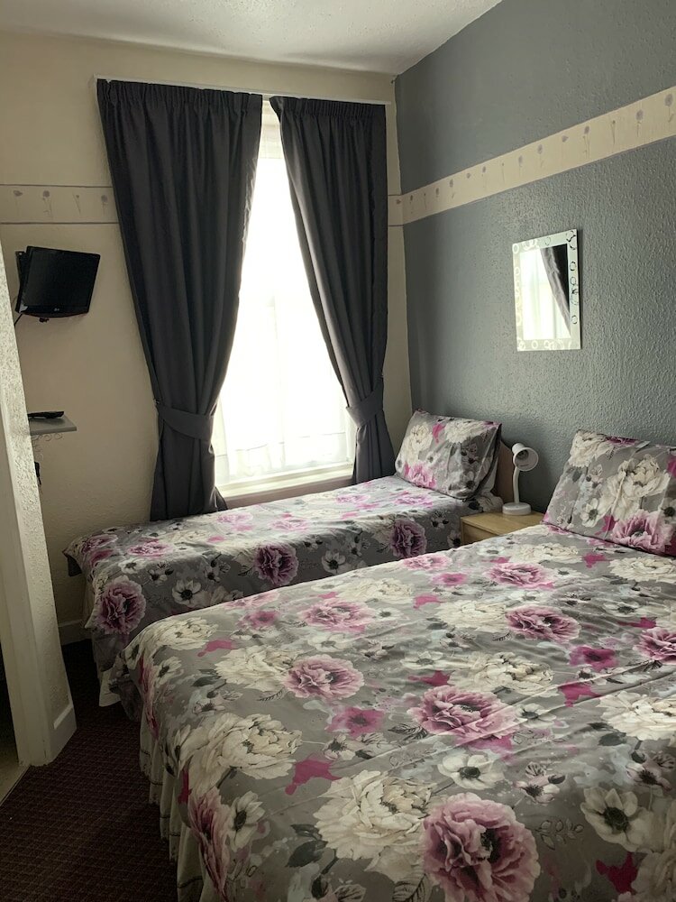 Фото The Alondra Hotel