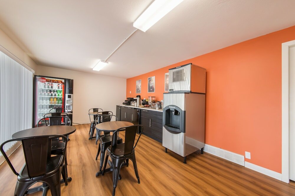 Фото Motel 6 Cranbrook, Bc