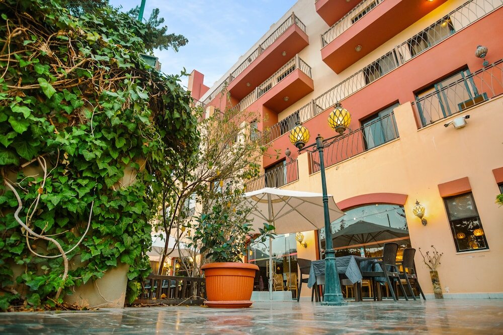 Фото Grand Madaba Hotel