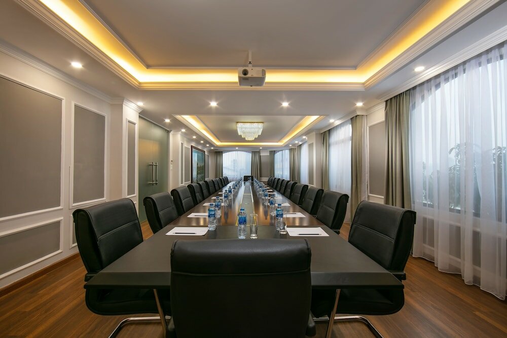 Фото Halais Hotel