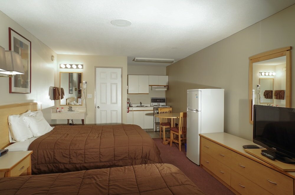 Фото Canadas Best Value Inn & Suites Fernie