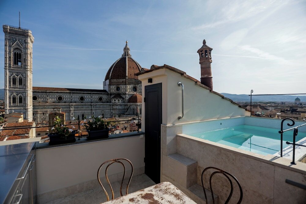 Фото Donati Luxury Tower Suites