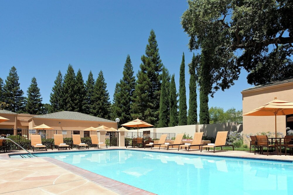 Фото Courtyard by Marriott Sacramento Airport Natomas