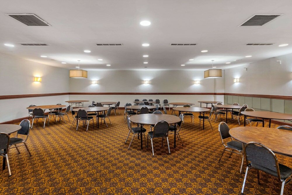 Фото Quality Inn Tyler - Lindale