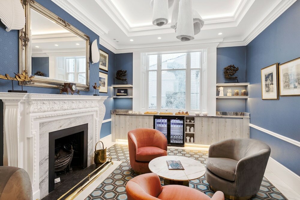 Фото Commodore Hotel