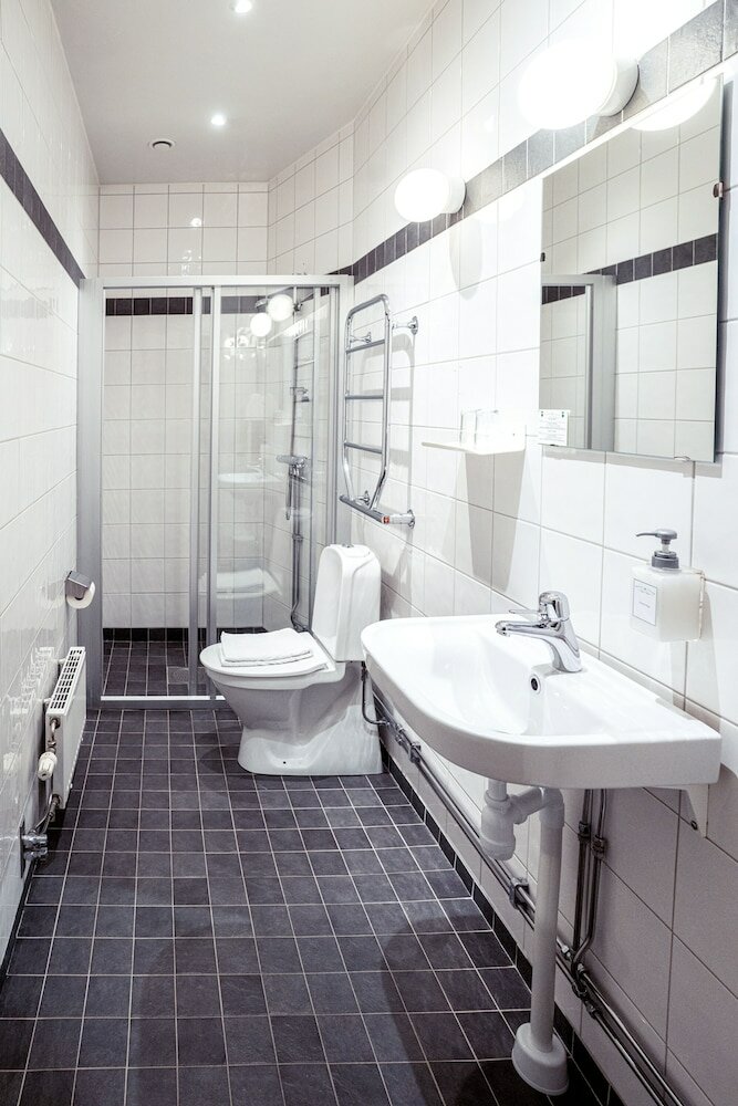 Фото Queen's Hotel by First Hotels