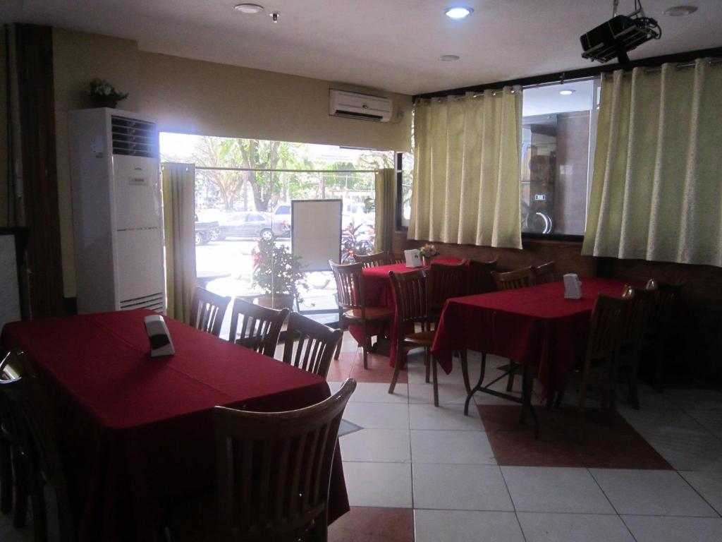 Фото Plaza Maria Luisa Suites Inn