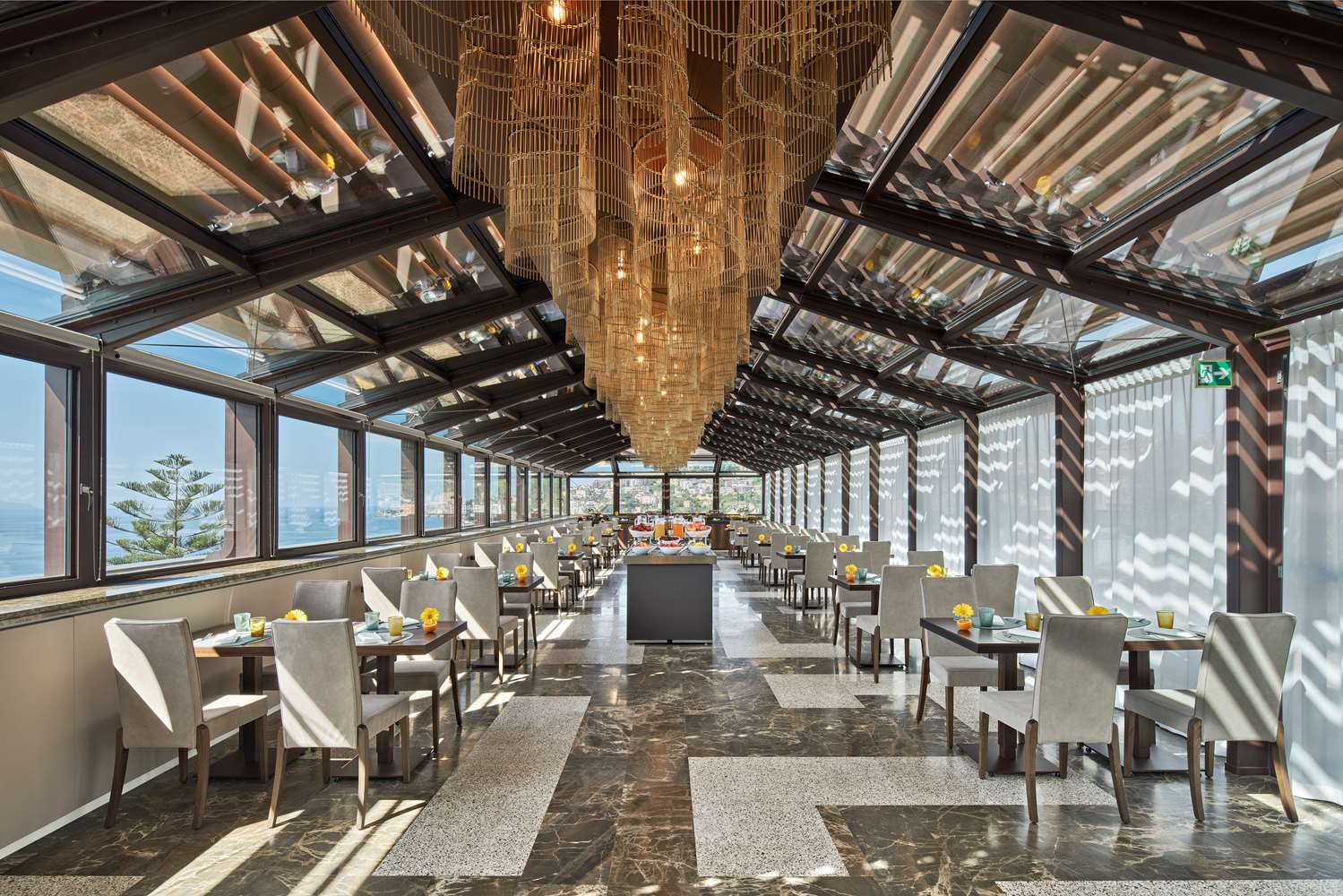 Фото The Britannique Hotel Naples, Curio Collection by Hilton