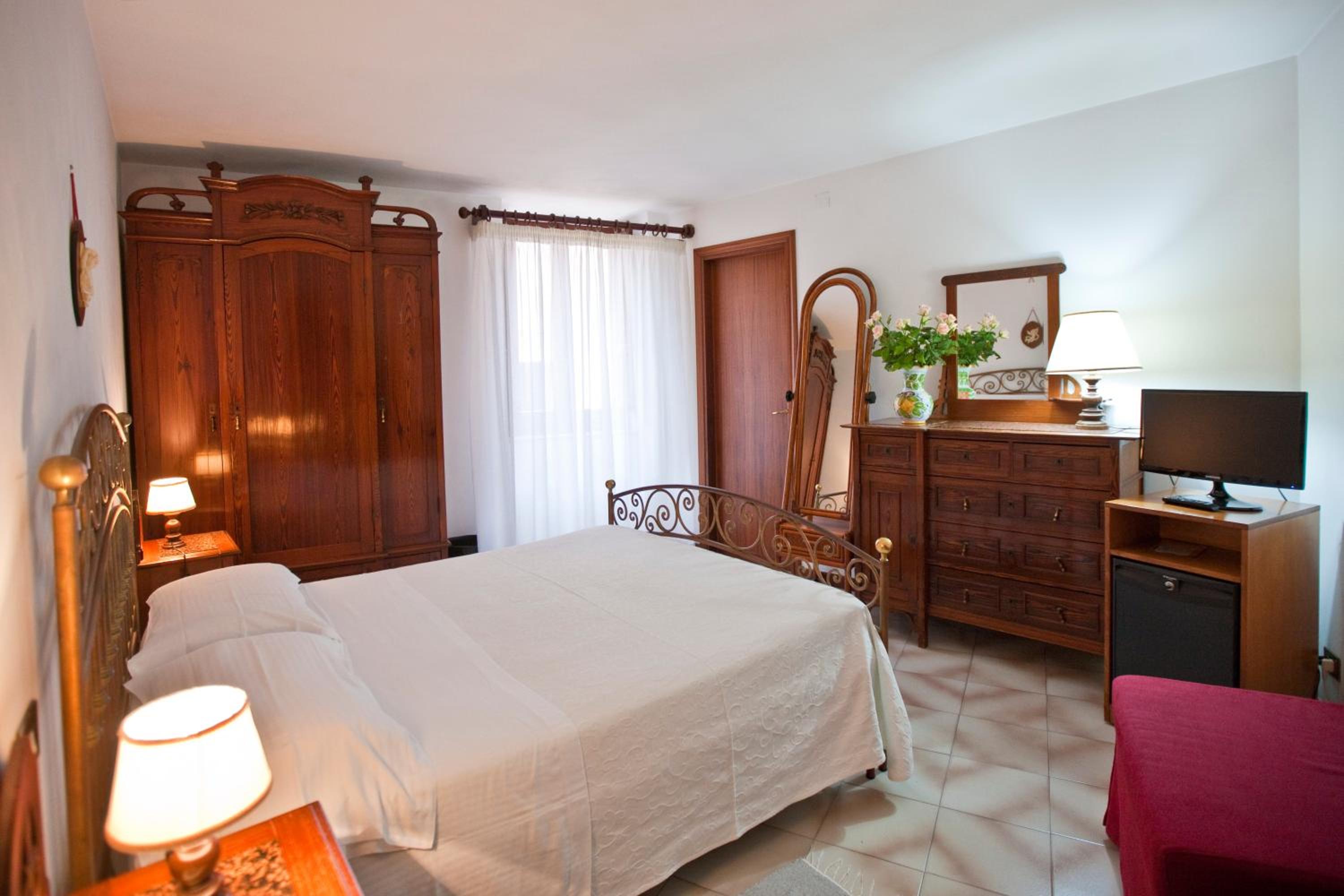 Фото Moderno Hotel