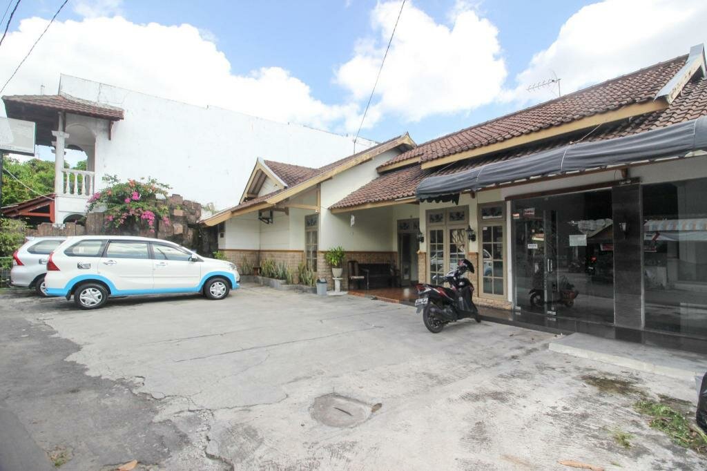 Hotel RedDoorz near Rs Sarjito Yogyakarta 2, Earth, photo