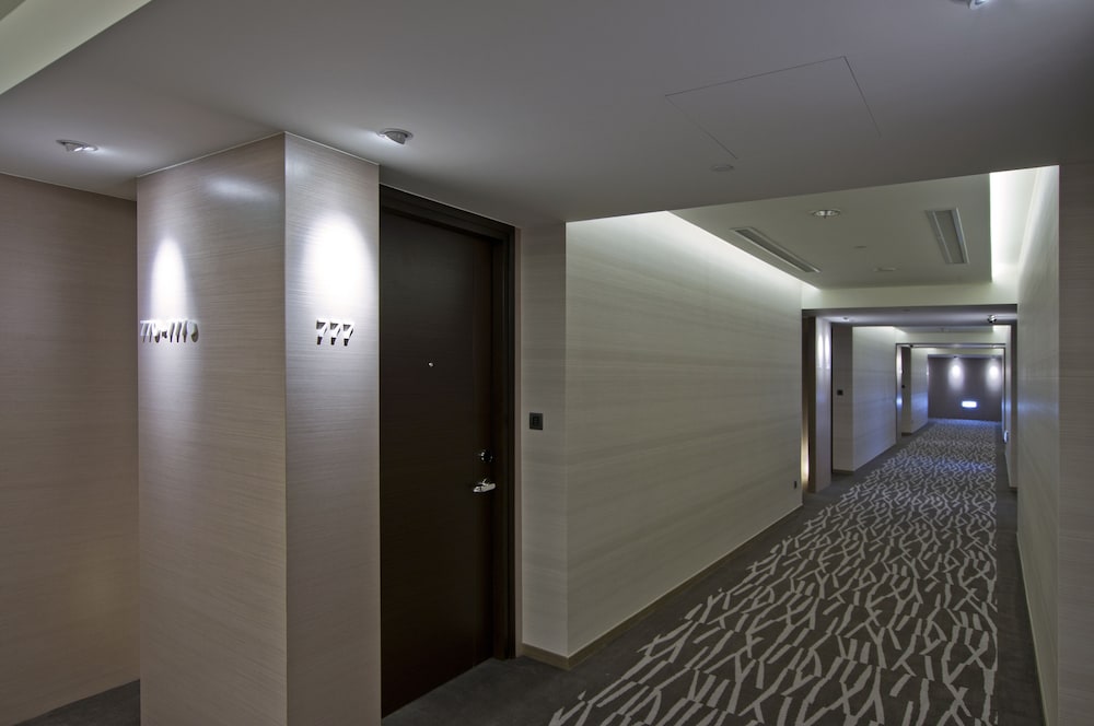 Фото Check inn Select Taichung Dadun