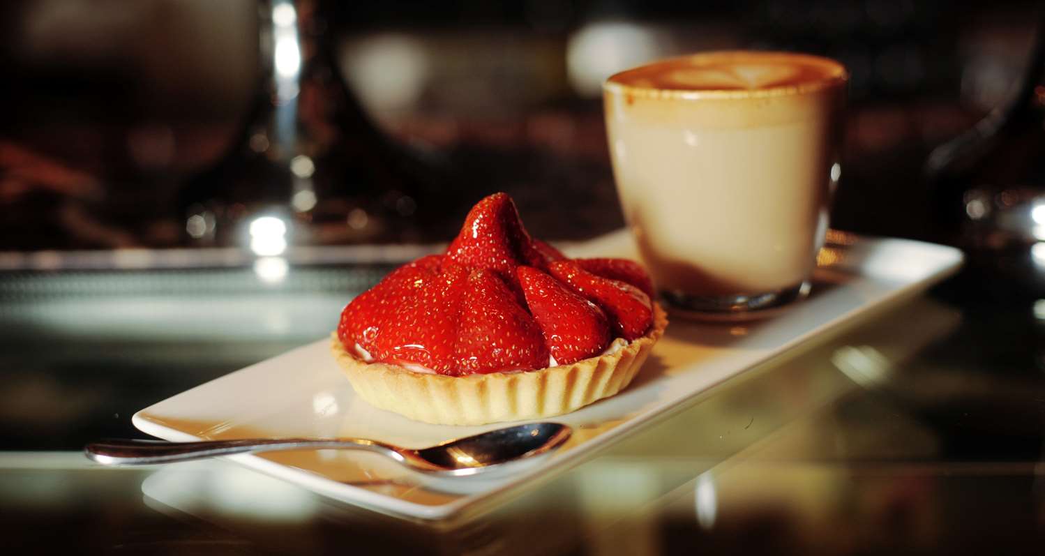 Фото Hilton Surfers Paradise Hotel & Residences