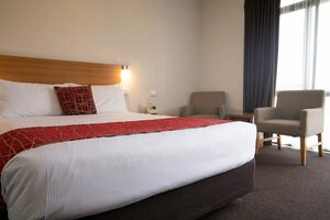 Admiralty Inn (Queensland, local government area City of Townsville, Belgian Gardens, McKillop Street), hotel