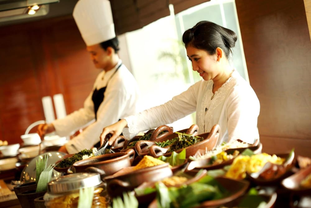 Фото Hotel Santika Premiere Gubeng - Surabaya