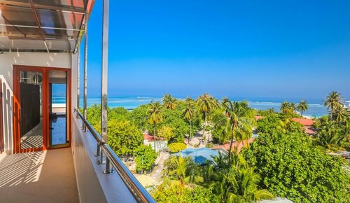 Гостиница Triton Beach Hotel & SPA в Маафуши