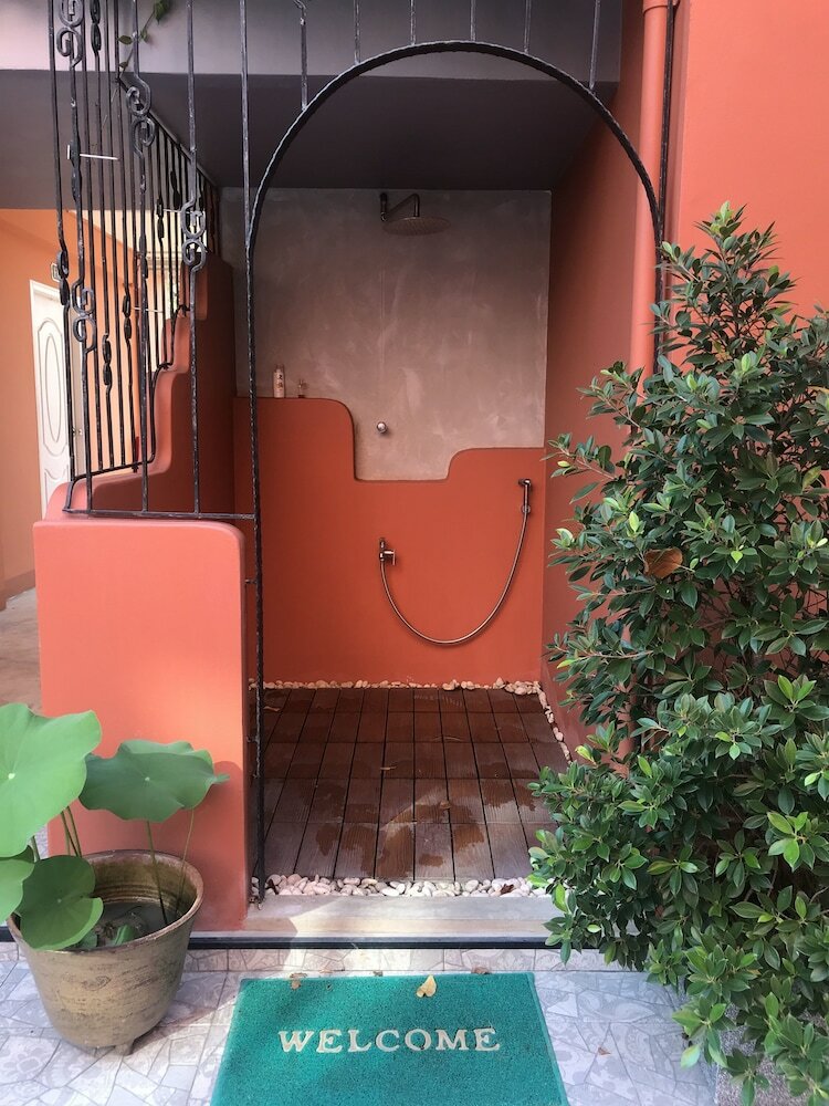 Фото Baansuanprannok Hotel