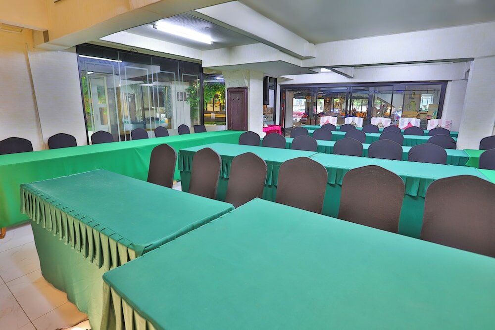 Фото Diamond City Hotel