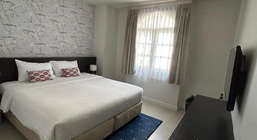 Фото 24 Inn Hotel