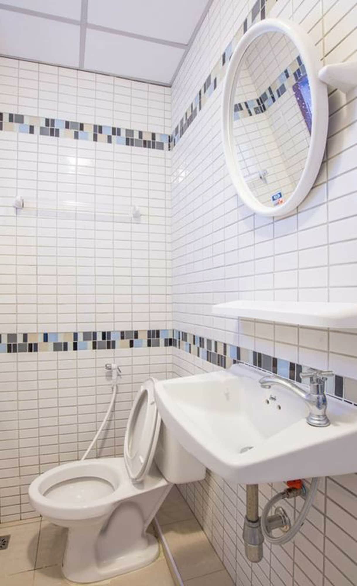 Фото Poon Sook Apartment