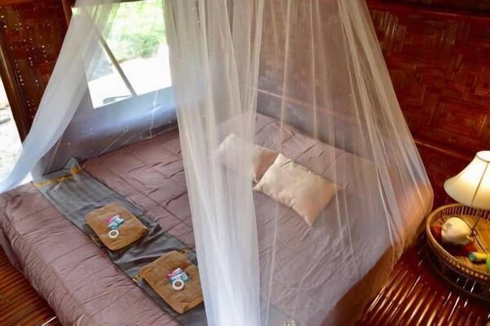 Фото Micky Monkey Beach Hotel Phuket Maikhao Thailand