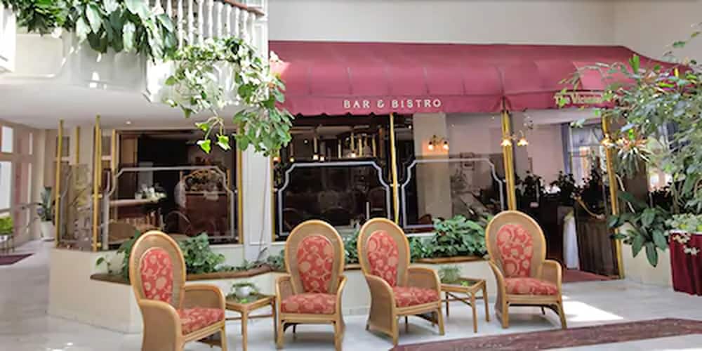 Фото Hotel Landgut Horn