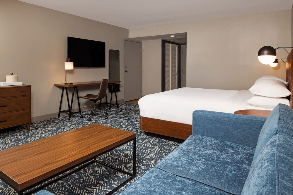 Фото Four Points by Sheraton Bakersfield