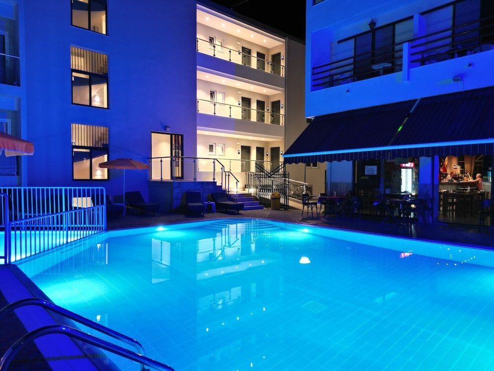 Фото Poseidon Hotel and Apartments