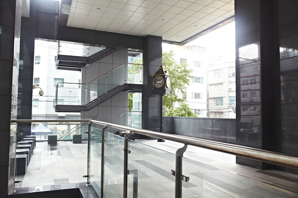 Фото Rainbow Hotel Myeongdong