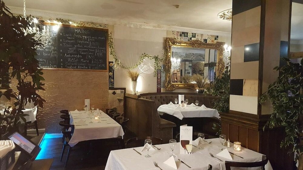 Фото Kings Arms Hotel