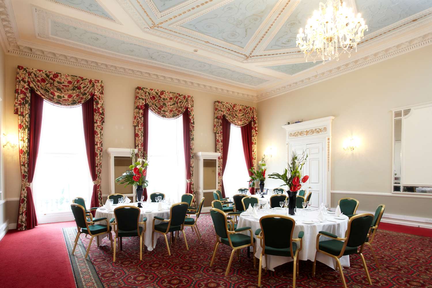 Фото DoubleTree by Hilton London Marble Arch