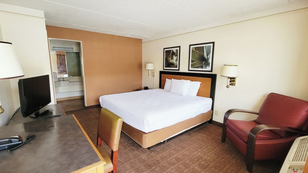 Фото Super 8 by Wyndham San Antonio Near SeaWorld Ingram Park