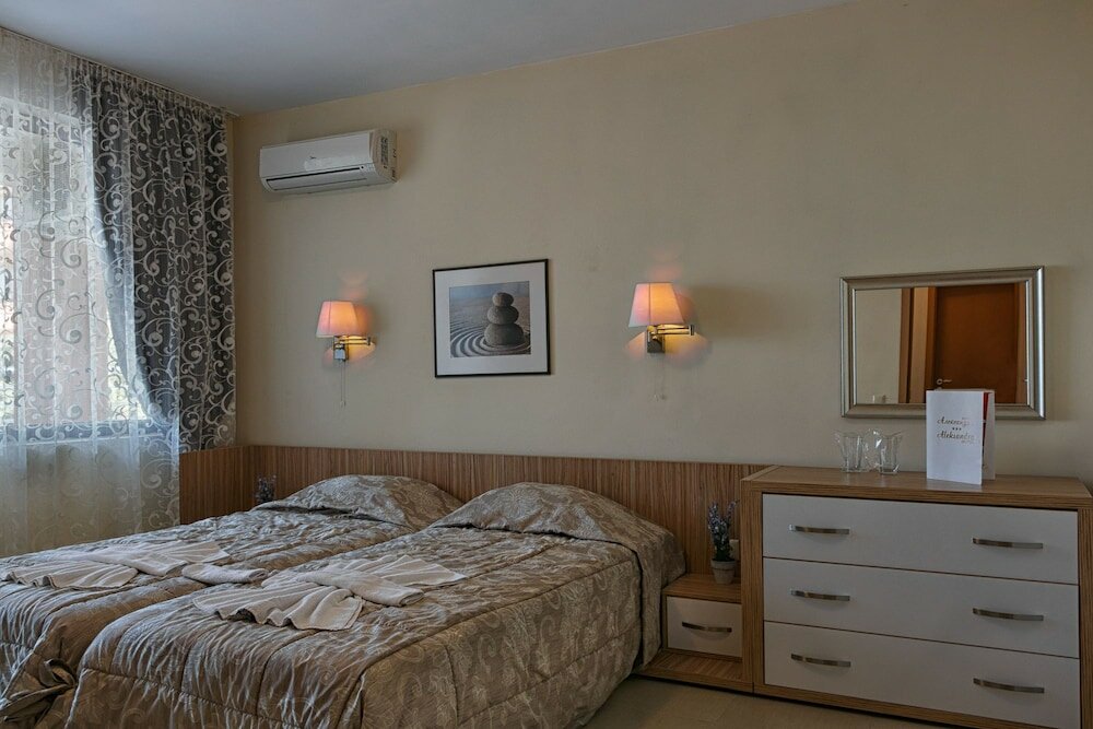 Фото Alexandra Hotel