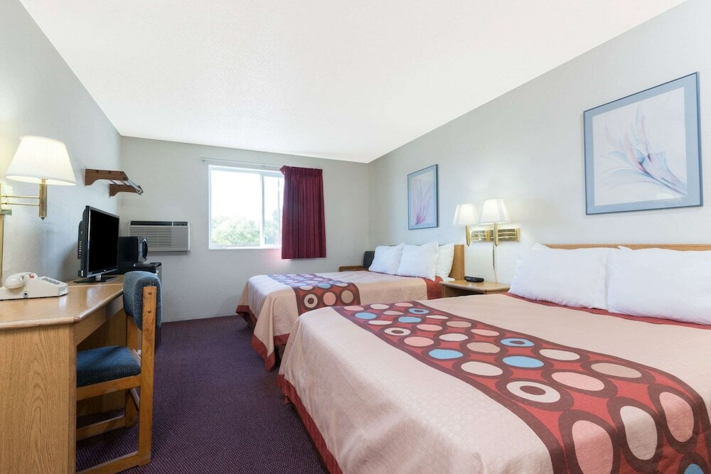 Фото Super 8 by Wyndham Raton