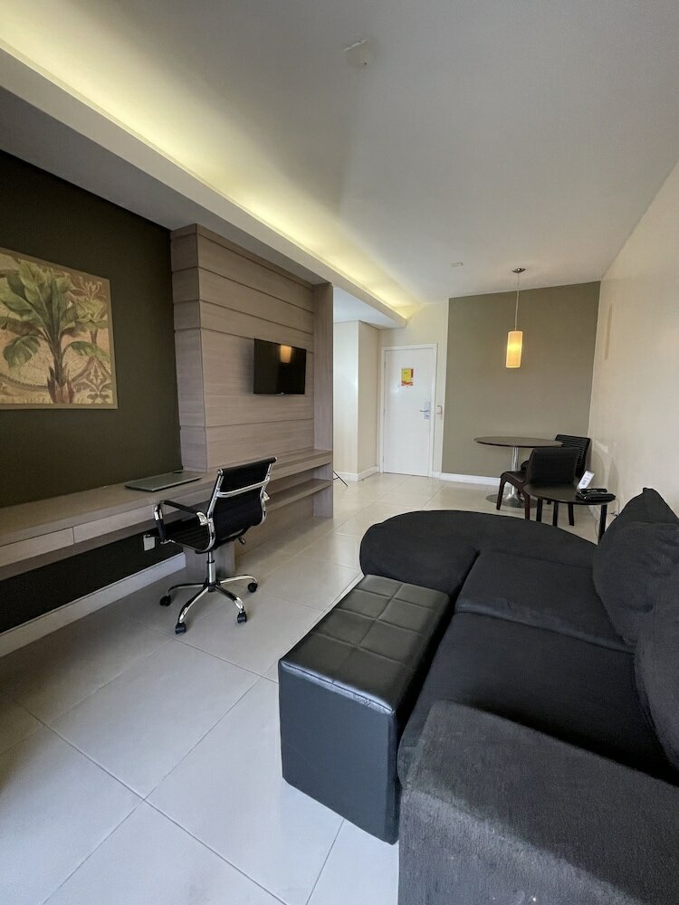 Фото Hotel Adrianópolis All Suites