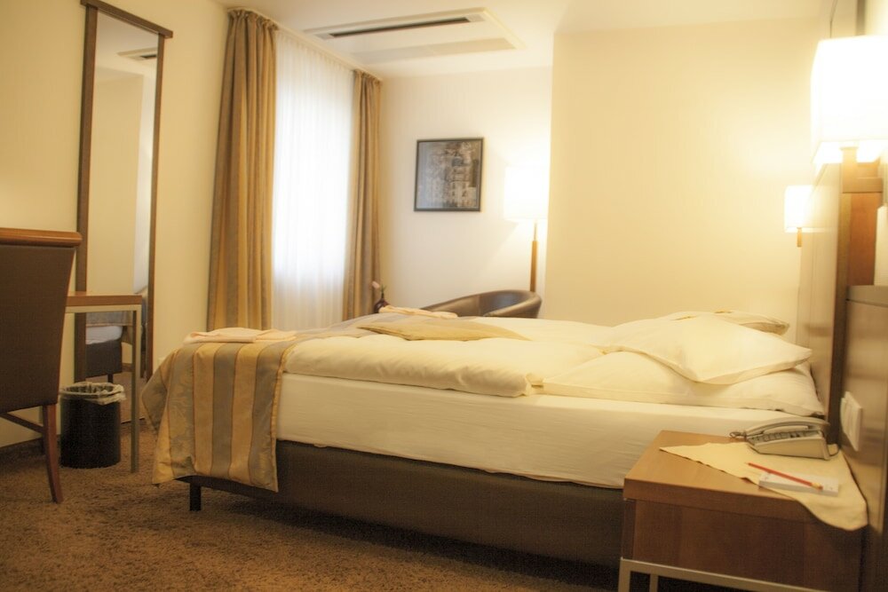 Фото Hotel zum Adler