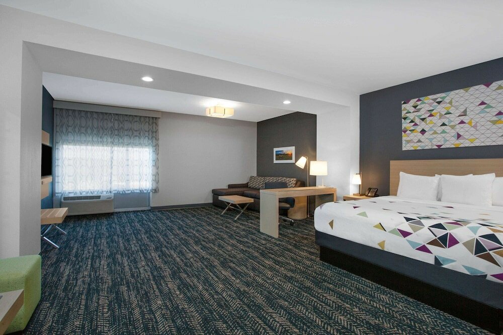 Фото La Quinta Inn & Suites by Wyndham Manassas Va-Dulles Airport