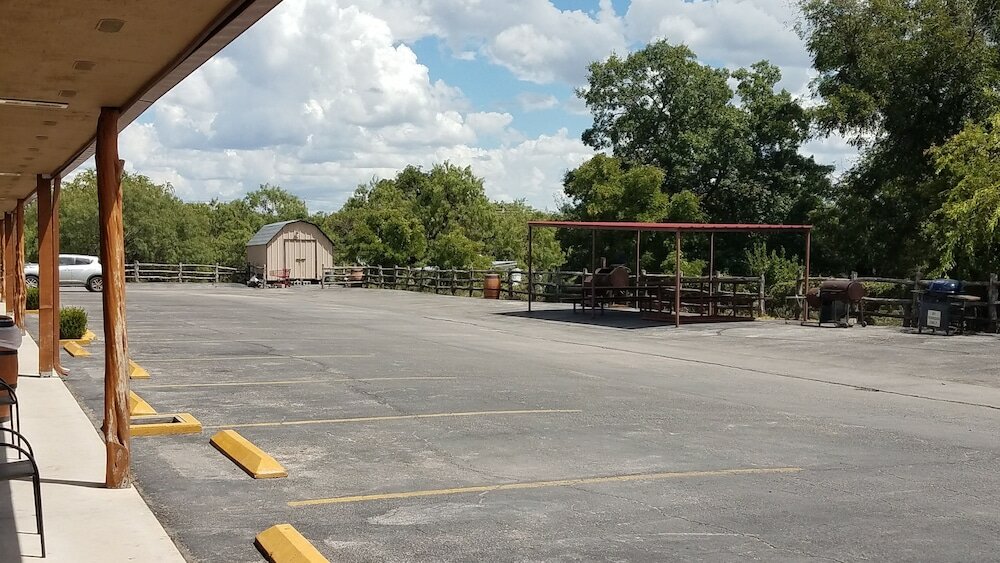 Фото Americas Best Value Inn The Legends Inn