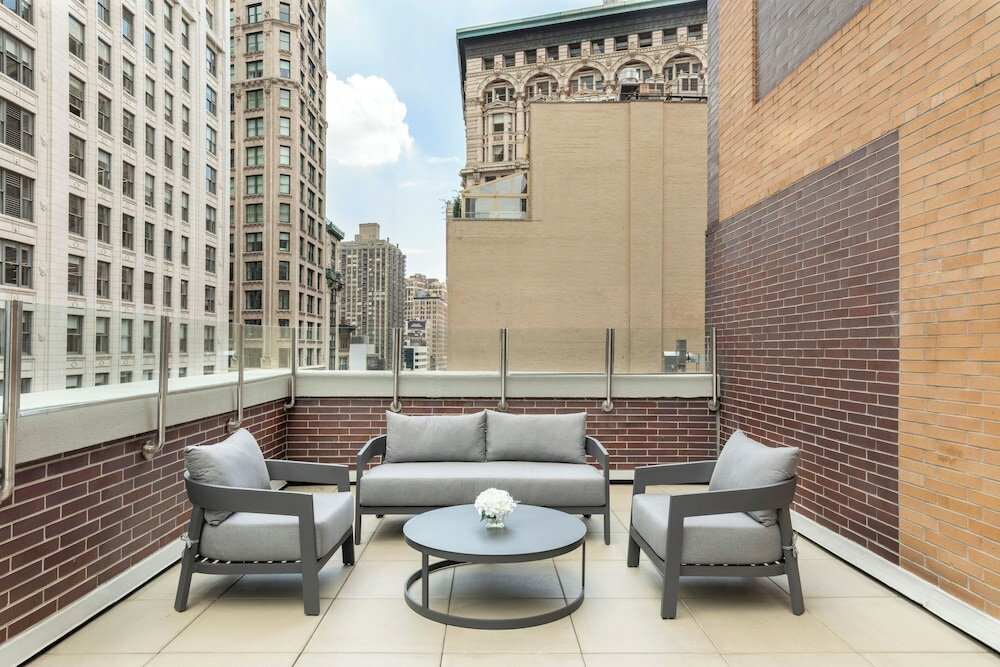 Фото Broadway Plaza Hotel