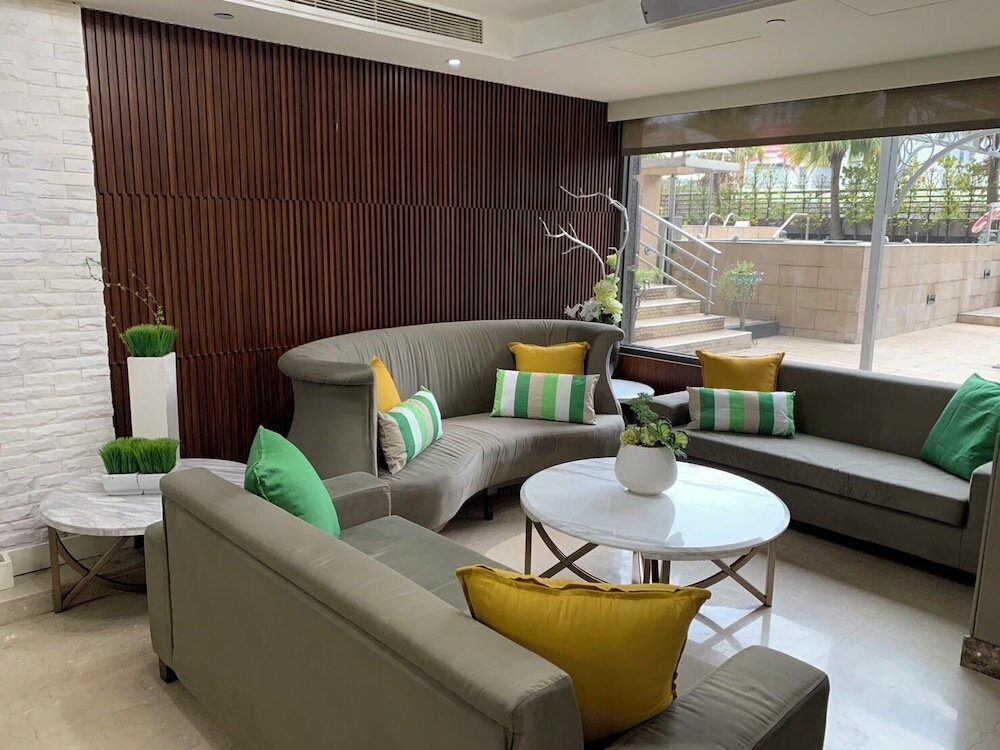 Фото S Aura Hotel